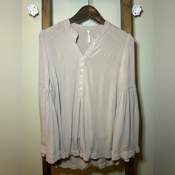 🍀Free People tunic top in blush. Size XS. - Picture 2 of 7